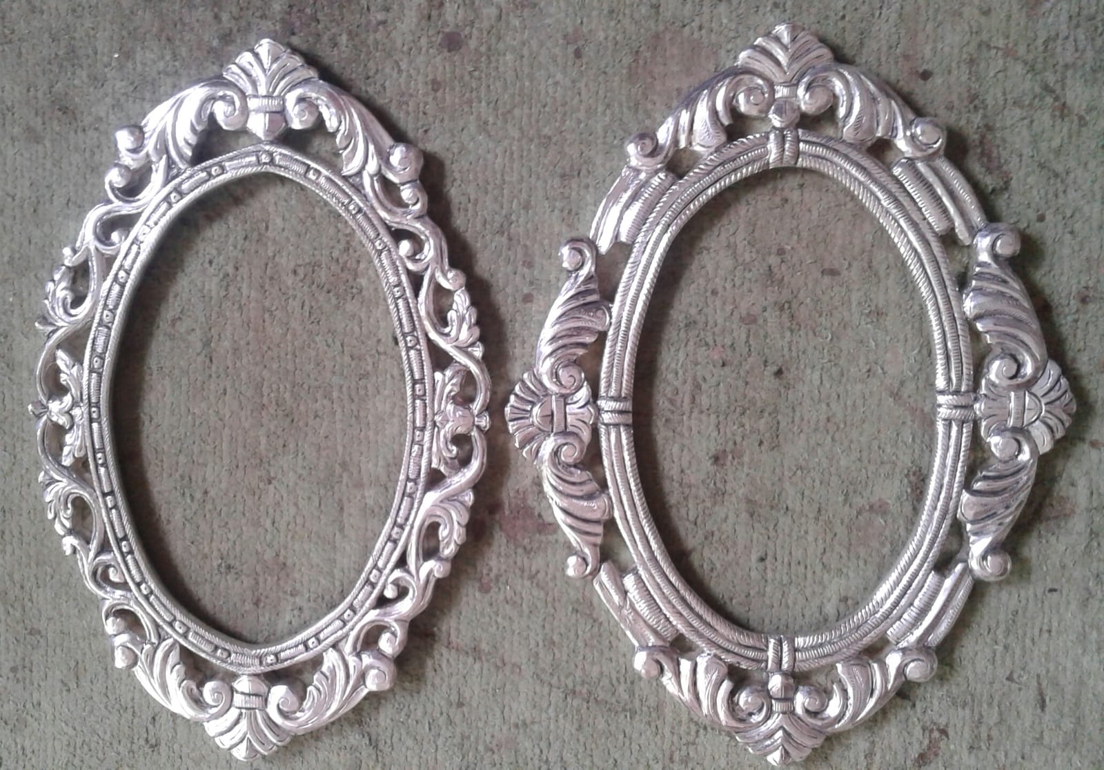 Mirror Royal Oval Classic Frame Pair