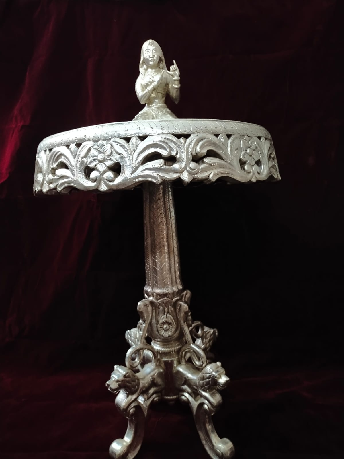 Heritage Pedestal Display Stand